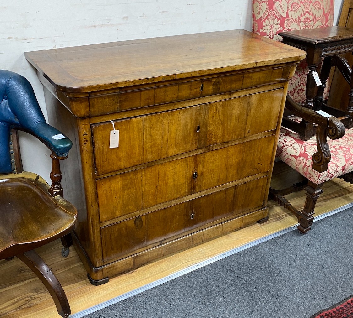 A pair of 19th century French walnut four drawer commodes, width 104cm, depth 54cm, height 96cm